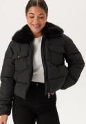 ONLY Onlmaggi Fur Puffer Life Black/DETAIL BLACK FUETAIL BLA S