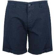 Shortsit & Bermuda-shortsit Bikkembergs  C O 004 00 S 3038  FR 46