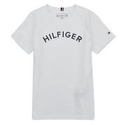 Lyhythihainen t-paita Tommy Hilfiger  U HILFIGER ARCHED TEE  16 vuotta