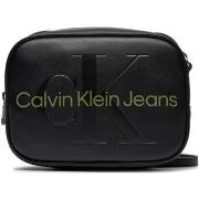 Laukut Calvin Klein Jeans  SCULPTED CAMERA 18 MONO K60K610275  Yksi Ko...