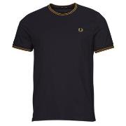 Lyhythihainen t-paita Fred Perry  TWIN TIPPED  EU XXL