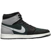 Tennarit Nike  Air Jordan 1 High  45