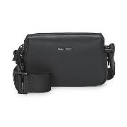 Pikkulaukut Calvin Klein Jeans  CK MUST CAMERA BAG S  Yksi Koko