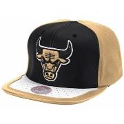 Lippalakit Mitchell And Ness  Day One Snapback Chicago Bulls  Yksi Kok...