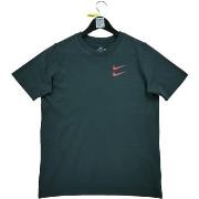 T-paidat & Poolot Nike  190182  18 vuotta