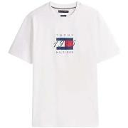 Lyhythihainen t-paita Tommy Hilfiger  LINEAR FLAG GRAPHIC TEE  EU S