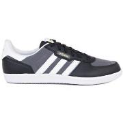 Kengät adidas  Leonero  42