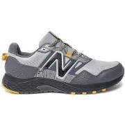 Kengät New Balance  MT410CQ8  40
