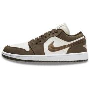 Tennarit Nike  1 Low SE Light Olive  37 1/2