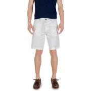 Shortsit & Bermuda-shortsit Borghese  5SBE21 11CO032  IT 44