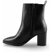 Saappaat Vexed  SIRI  40