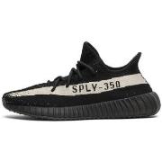 Kengät adidas  Yeezy Boost 350 V2 Core Black White (Oreo)  44 2/3