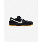Kengät Salomon  Nike SB Dunk Low Pro Black White Gum  43