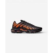 Miesten kengät Nike  TN Air Max Plus Black Total Orange  41