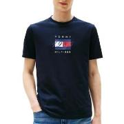 Lyhythihainen t-paita Tommy Hilfiger  LINEAR FLAG GRAPHIC TEE  EU M