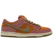 Tennarit Nike  SB Dunk Low Red Stardust  42 1/2