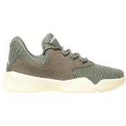 Tennarit Nike  Jordan J23  42 1/2