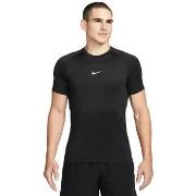 Lyhythihainen t-paita Nike  T-shirt  Pro Dri-Fit Slim  EU S