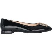 Balleriinat Högl  Petty  36