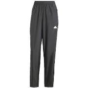 Jogging housut / Ulkoiluvaattee adidas  Pantalon de survêtement  Tiro ...