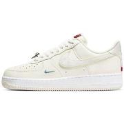 Kengät Nike  Air Force 1 '07  40 1/2
