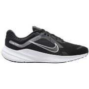 Kengät Nike  Quest 5  42