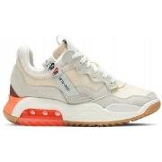 Kengät Nike  Air Jordan MA2  38