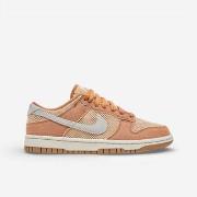 Kengät Nike  Dunk Low Next Nature Se Wmns "Amber Brown"  38