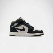 Kengät Nike  jordan-1-mid-off-noir-medium-olive-gs  39