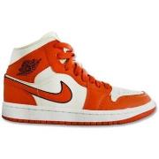 Kengät Nike  Air Jordan 1 Mid Se Sport Spice  44 1/2