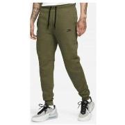 Jogging housut / Ulkoiluvaattee Nike  Tech Essentials  EU L