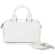 Käsilaukku Calvin Klein Jeans  BOLD CK BAULETTO CROSSBODY  Yksi Koko