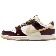 Kengät Nike  Dunk Low LX Year Of the Snake  44