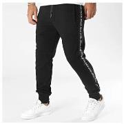 Jogging housut / Ulkoiluvaattee Versace Jeans Couture  JOGGINGS 75GAAF...