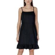 Lyhyt mekko B.young  BYIMADRID STRAP 20813195  FR 40