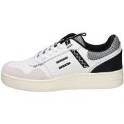 Kengät Tommy Hilfiger  EM0EM01657  41