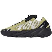Kengät Yeezy  Boost 700 MNVN Resin  38