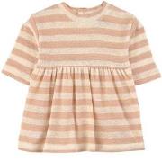 1+ in the family Isaura Dress Rose