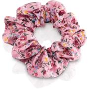 LULU'S ACCESSORIES The Scrunchie Floral Rose