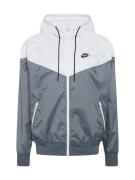 Nike Sportswear Välikausitakki 'Heritage Essentials'  vaaleanharmaa / ...