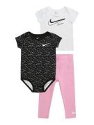 Nike Sportswear Setti 'SWOOSH'  harmaa / roosa / musta / valkoinen