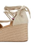 TOMMY HILFIGER Sandaalit  kameli / kitti