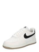 Nike Sportswear Matalavartiset tennarit 'AIR FORCE 1'  musta / valkoin...
