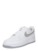 Nike Sportswear Matalavartiset tennarit 'Air Force 1 '07'  valkoinen