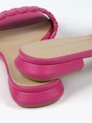 Lola Casademunt Pistokkaat  fuksia