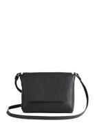 Saigembg Crossbody Bag, Grain Black Markberg