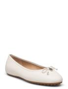 Jayna Nappa Leather Driver Flat Cream Lauren Ralph Lauren