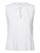 Lr-Naja White Levete Room