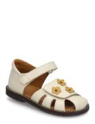 Sandals - Flat - Closed Toe Cream ANGULUS