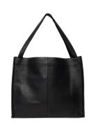 Aro Urban Black RE:DESIGNED EST 2003